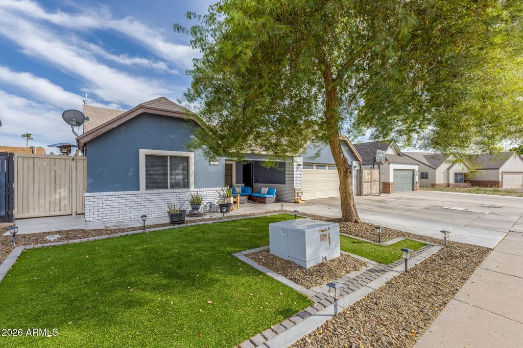 4807 W JULIE Drive, Glendale, AZ 85308 — photo 2