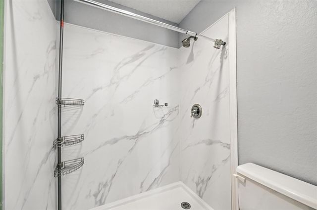 2108 Chatham Square Court, Dallas, TX 75227