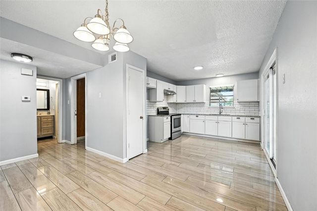 2108 Chatham Square Court, Dallas, TX 75227