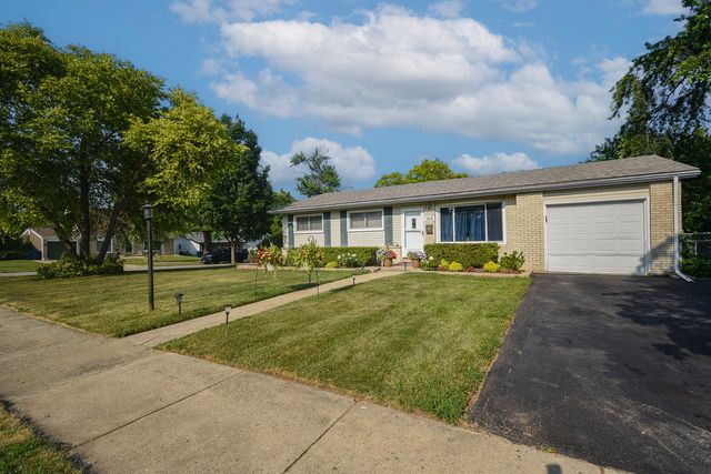 2605 W Vermont Avenue, Waukegan, IL 60087
