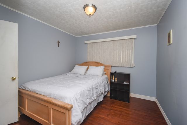 2605 W Vermont Avenue, Waukegan, IL 60087