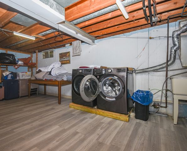 2605 W Vermont Avenue, Waukegan, IL 60087