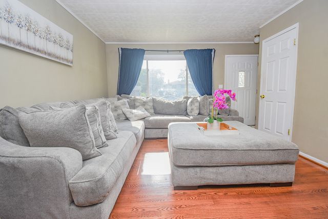 2605 W Vermont Avenue, Waukegan, IL 60087
