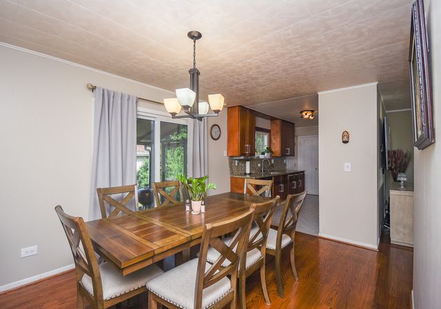 2605 W Vermont Avenue, Waukegan, IL 60087