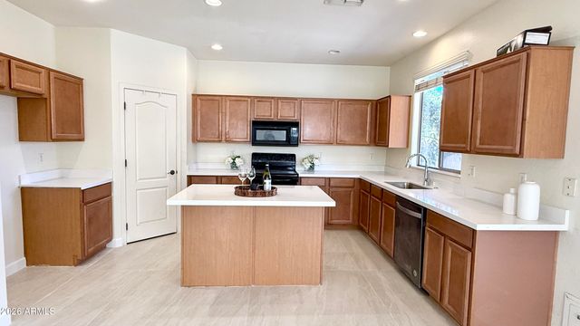 9035 W Bluefield Avenue, Peoria, AZ 85382