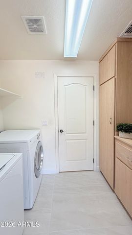 9035 W Bluefield Avenue, Peoria, AZ 85382