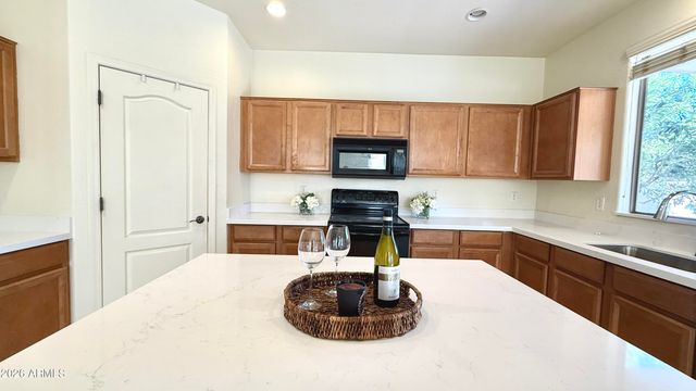 9035 W Bluefield Avenue, Peoria, AZ 85382