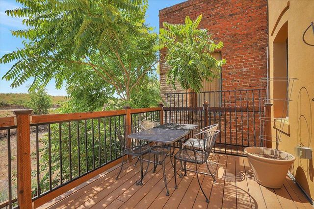228 1st St, Marysville, CA 95901