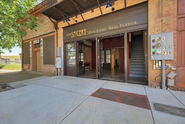 228 1st St, Marysville, CA 95901