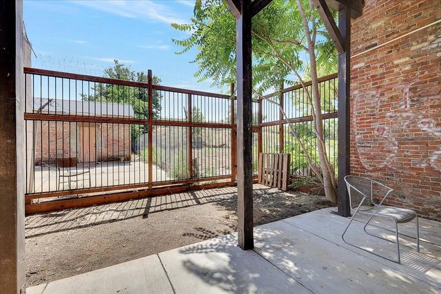 228 1st St, Marysville, CA 95901