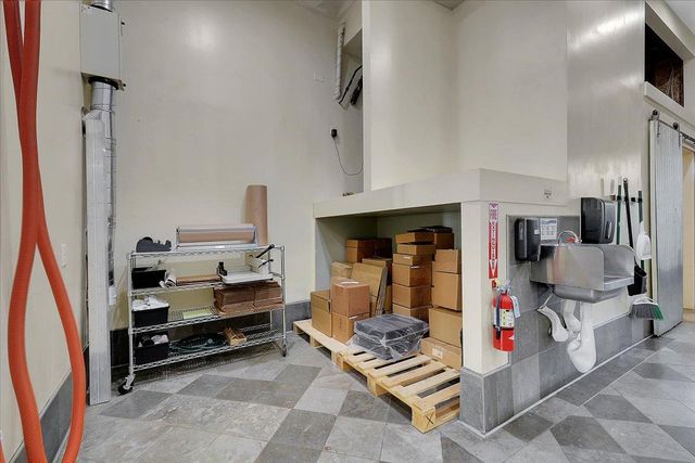 228 1st St, Marysville, CA 95901