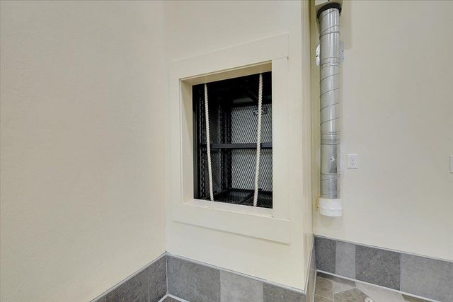 228 1st St, Marysville, CA 95901