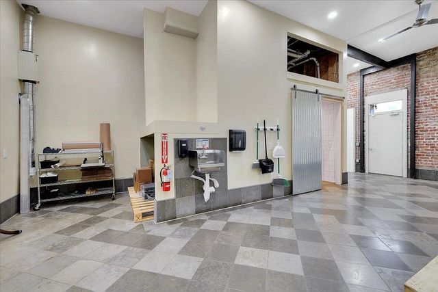 228 1st St, Marysville, CA 95901