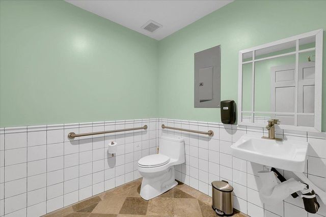 228 1st St, Marysville, CA 95901