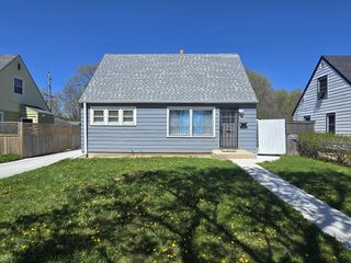 5630 Carmen AVENUE, Milwaukee, WI 53218