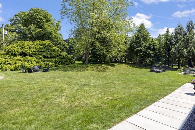 25 Somerset Road 2, Lexington, MA 02420