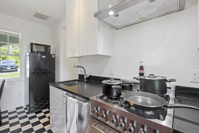 25 Somerset Road 2, Lexington, MA 02420