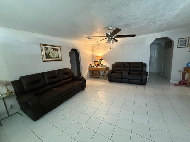 1002 Grenfell Lane, Houston, TX 77076