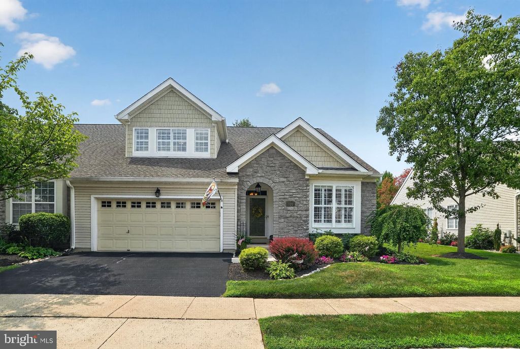 121 LATTICE LN, COLLEGEVILLE, PA 19426 — exterior