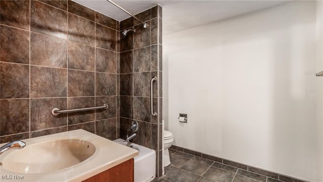 1675 Nob Hill Road, Zanesville, OH 43701