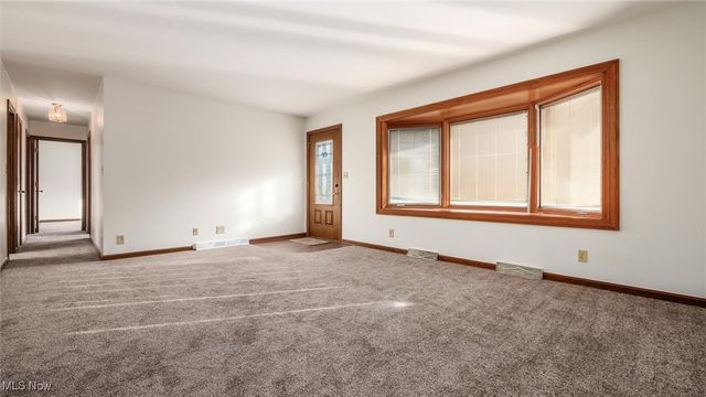 1675 Nob Hill Road, Zanesville, OH 43701