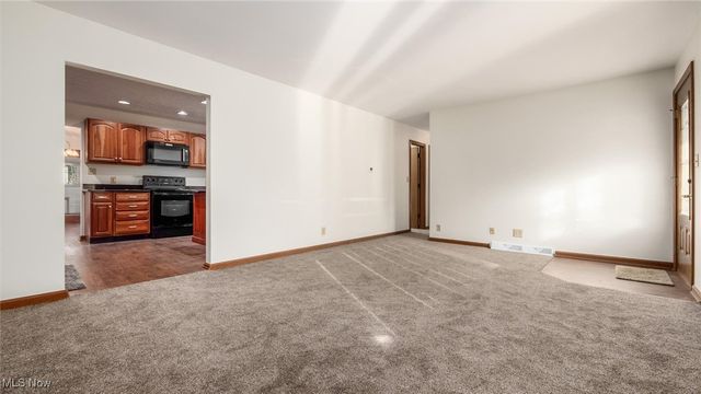 1675 Nob Hill Road, Zanesville, OH 43701