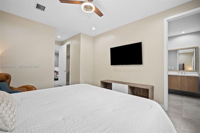 4392 NW 80 Ave, Doral, FL 33166