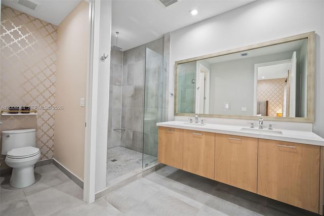 4392 NW 80 Ave, Doral, FL 33166