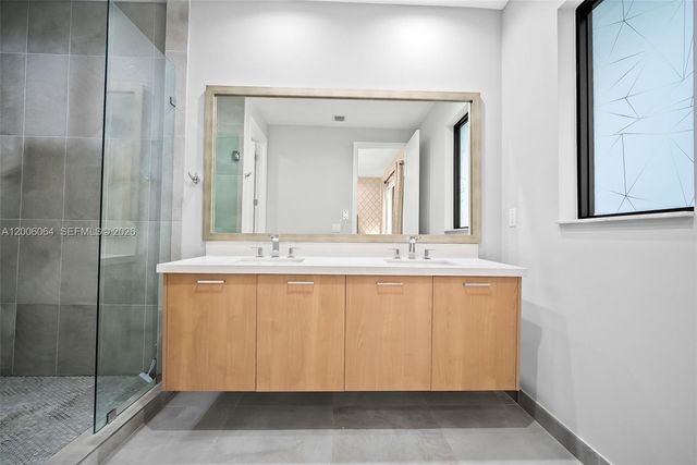 4392 NW 80 Ave, Doral, FL 33166