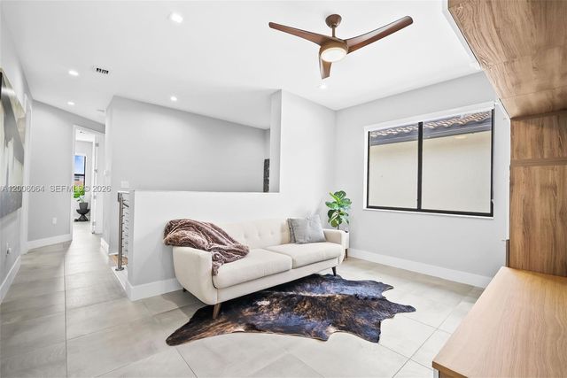 4392 NW 80 Ave, Doral, FL 33166