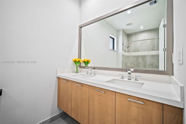 4392 NW 80 Ave, Doral, FL 33166