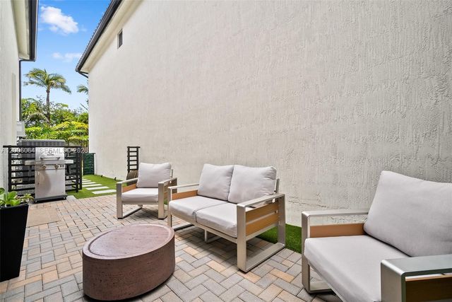 4392 NW 80 Ave, Doral, FL 33166