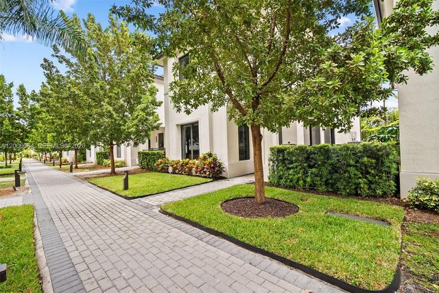 4392 NW 80 Ave, Doral, FL 33166