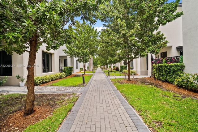 4392 NW 80 Ave, Doral, FL 33166