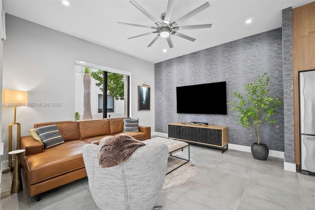 4392 NW 80 Ave, Doral, FL 33166