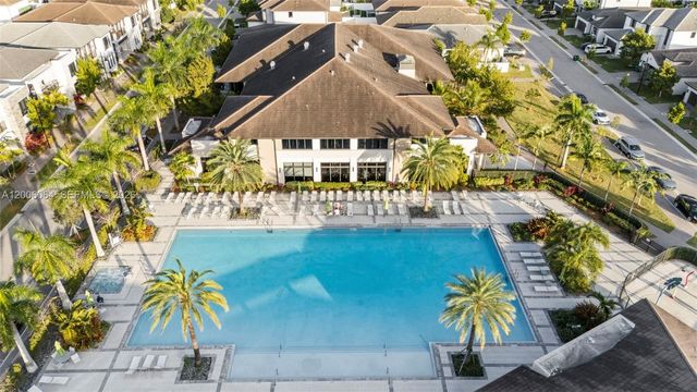 4392 NW 80 Ave, Doral, FL 33166