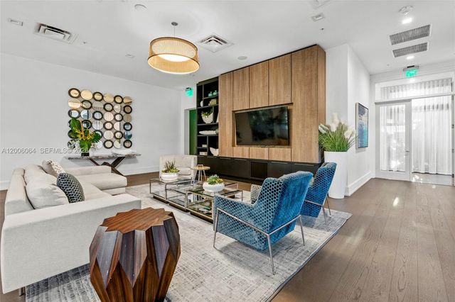 4392 NW 80 Ave, Doral, FL 33166