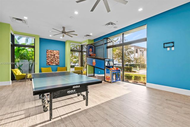 4392 NW 80 Ave, Doral, FL 33166