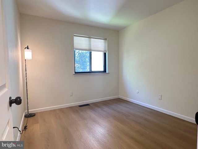 3 CENTENNIAL RD, Telford, PA 18969