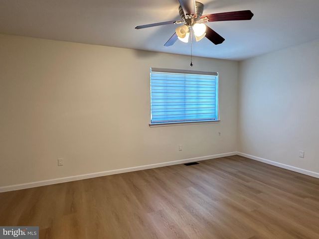 3 CENTENNIAL RD, Telford, PA 18969
