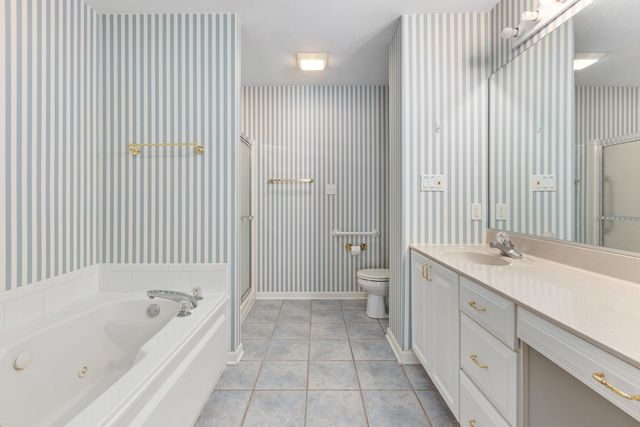 1513 Glen Eagles Drive, Schererville, IN 46375