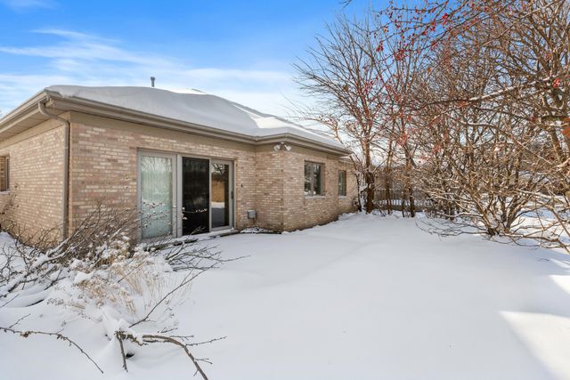 1513 Glen Eagles Drive, Schererville, IN 46375