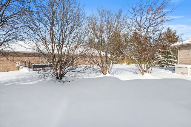 1513 Glen Eagles Drive, Schererville, IN 46375