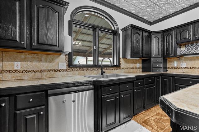 111 N Ravencrest Drive, Desloge, MO 63601
