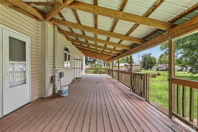 111 N Ravencrest Drive, Desloge, MO 63601