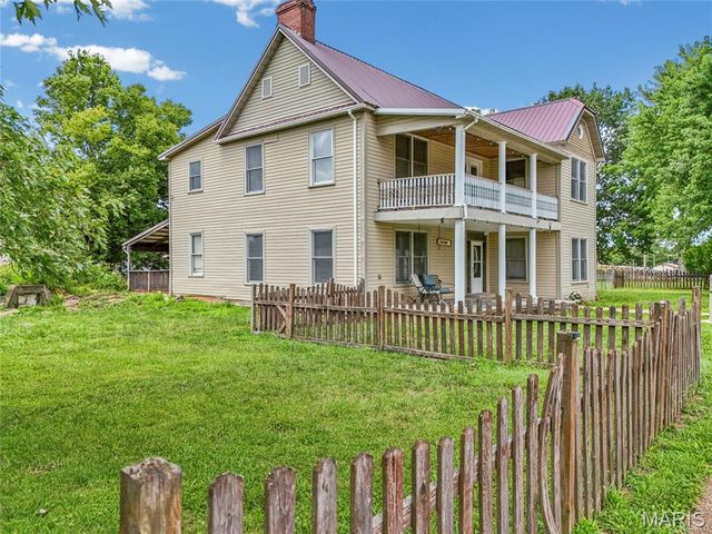 111 N Ravencrest Drive, Desloge, MO 63601
