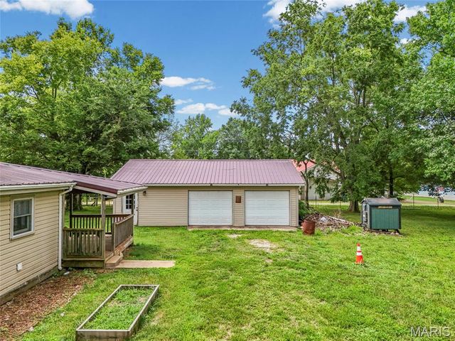 111 N Ravencrest Drive, Desloge, MO 63601