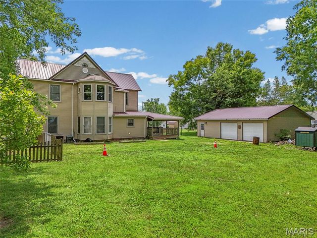 111 N Ravencrest Drive, Desloge, MO 63601