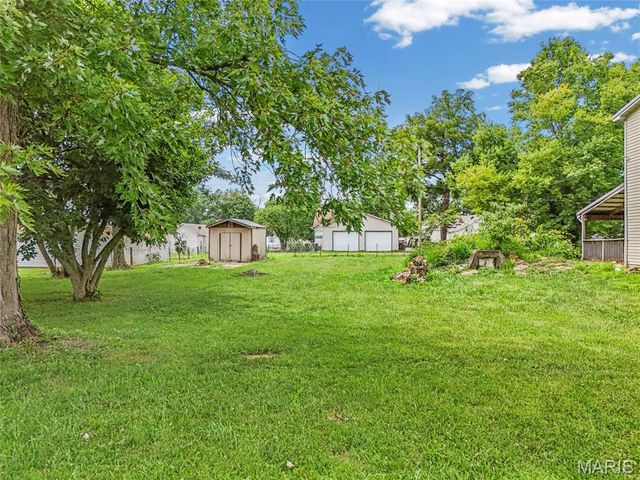 111 N Ravencrest Drive, Desloge, MO 63601