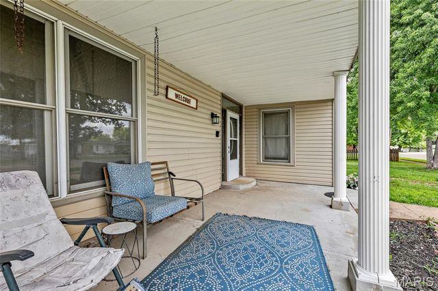 111 N Ravencrest Drive, Desloge, MO 63601